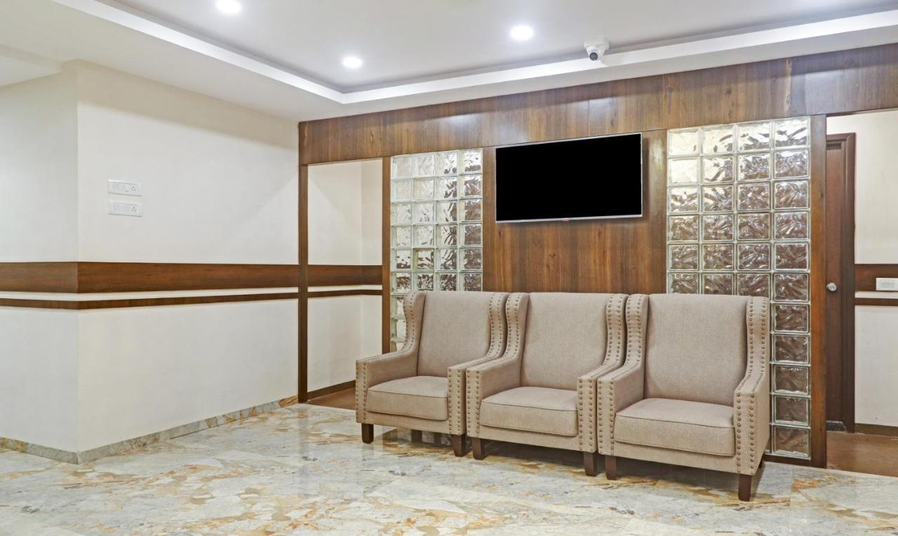 Treebo Arastu Grand Hotel Haidarábád Kültér fotó