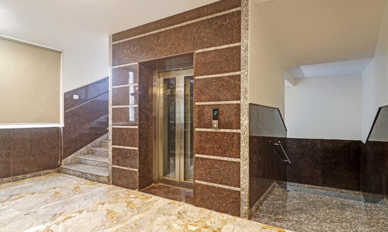Treebo Arastu Grand Hotel Haidarábád Kültér fotó